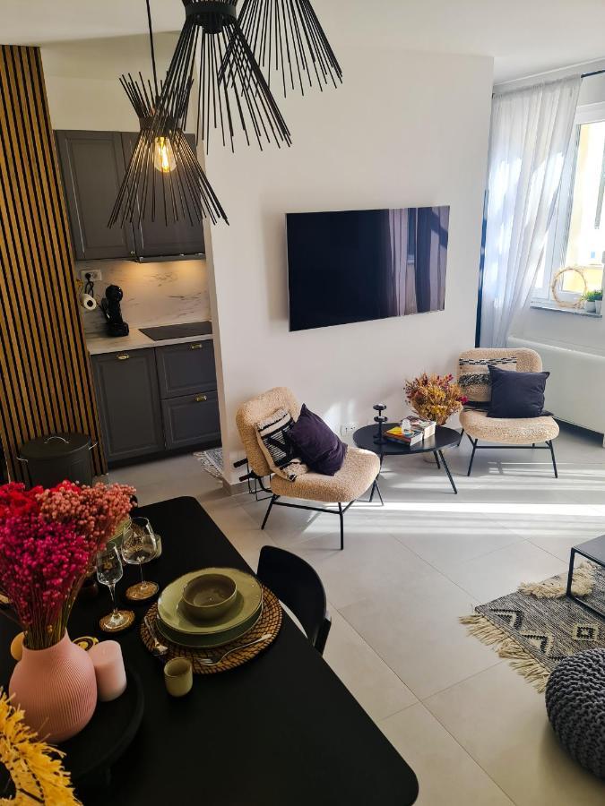 סנג' New - Apartment Finis מראה חיצוני תמונה