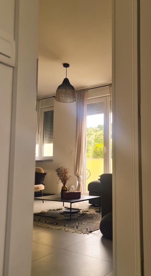 סנג' New - Apartment Finis מראה חיצוני תמונה